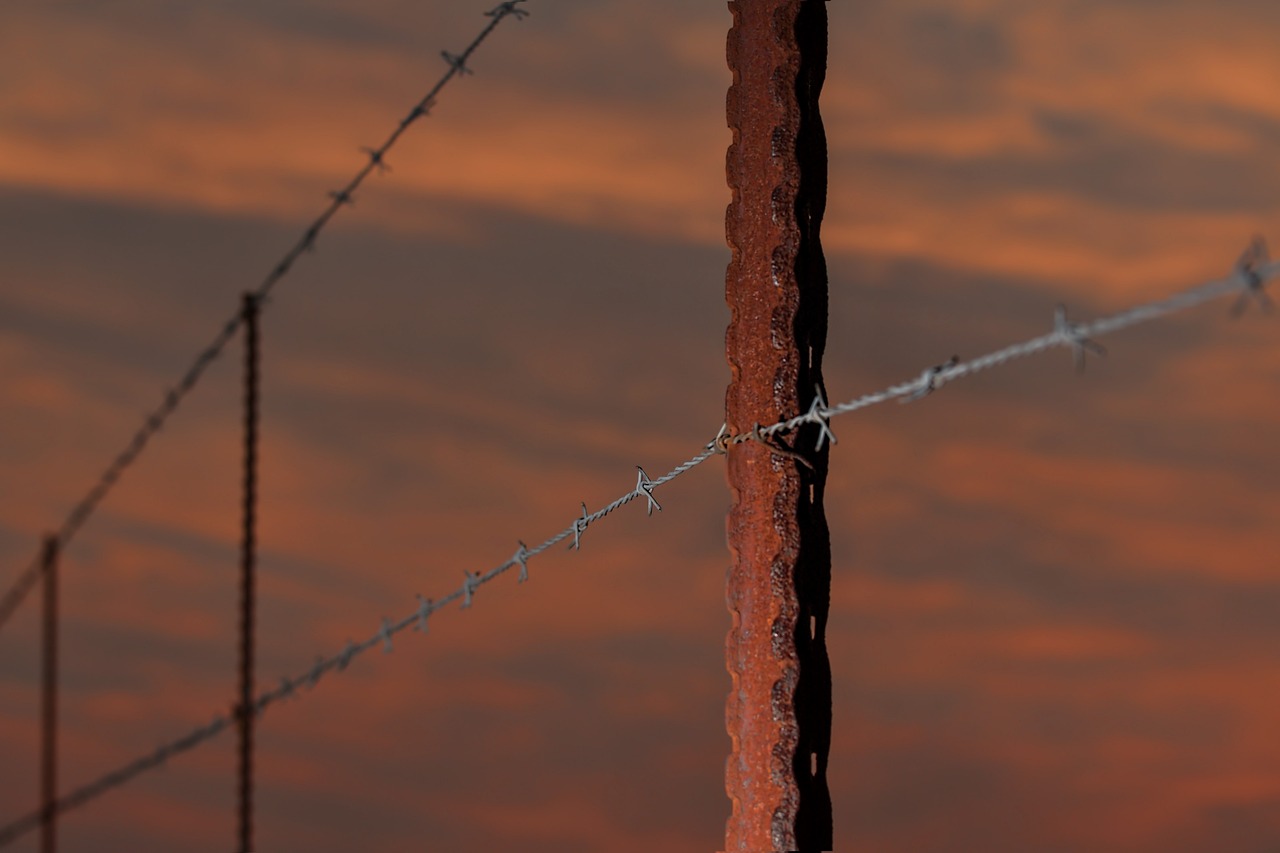 How to Segregate Work and Personal Life on Social Media